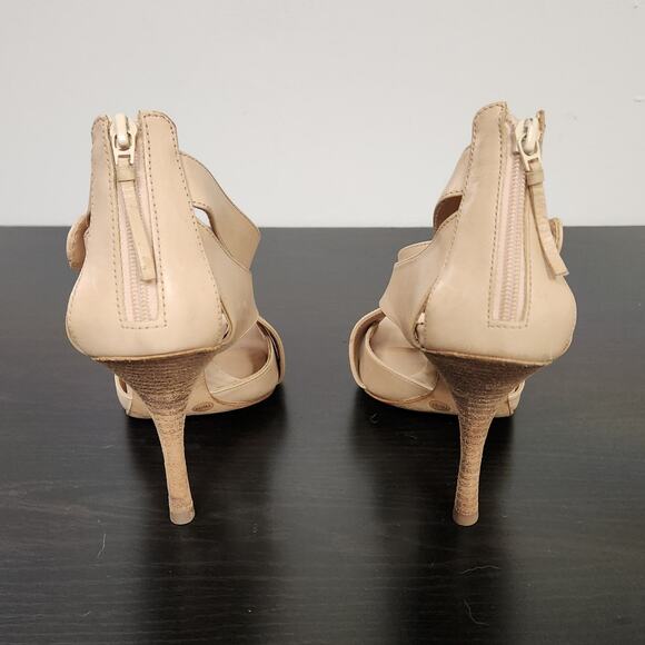BCBGMaxazria Beige Leather Heels-Size 7B - Picture 6 of 9